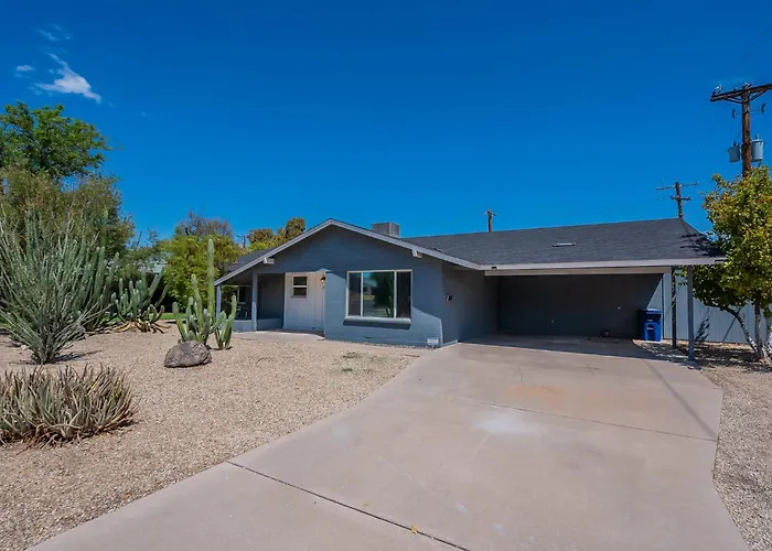 4 Bedroom Retreat Pool Putt Putt Pool Table Grill Tempe