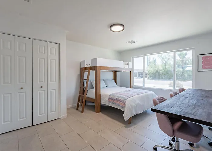 4 Bedroom Retreat Pool Putt Putt Pool Table Grill Сasa de vacaciones Tempe