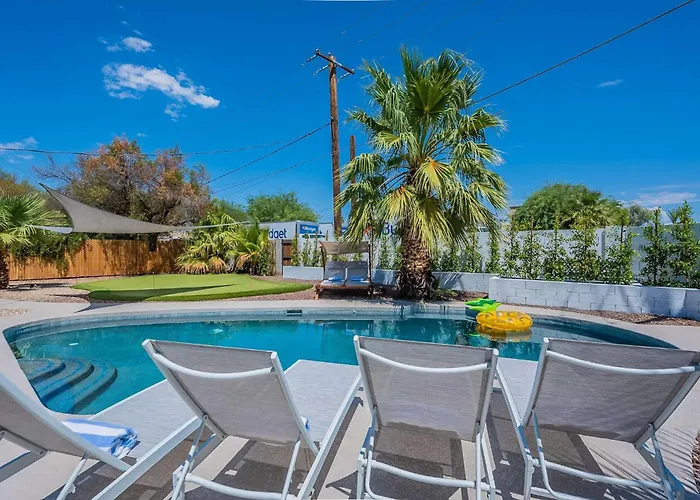Сasa de vacaciones 4 Bedroom Retreat Pool Putt Putt Pool Table Grill Tempe