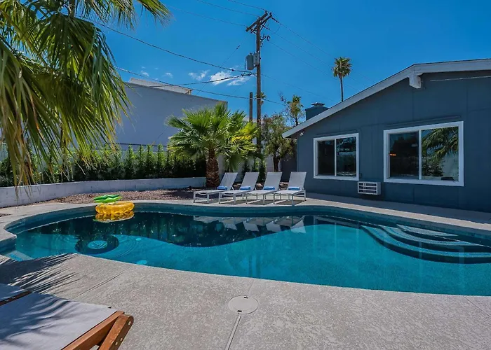 Сasa de vacaciones 4 Bedroom Retreat Pool Putt Putt Pool Table Grill Tempe