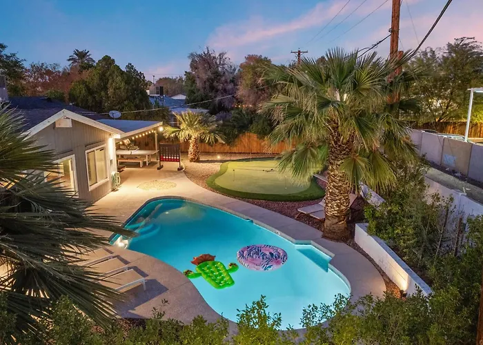 4 Bedroom Retreat Pool Putt Putt Pool Table Grill Tempe