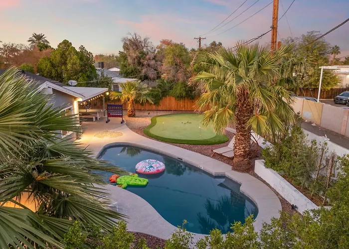 4 Bedroom Retreat Pool Putt Putt Pool Table Grill Tempe