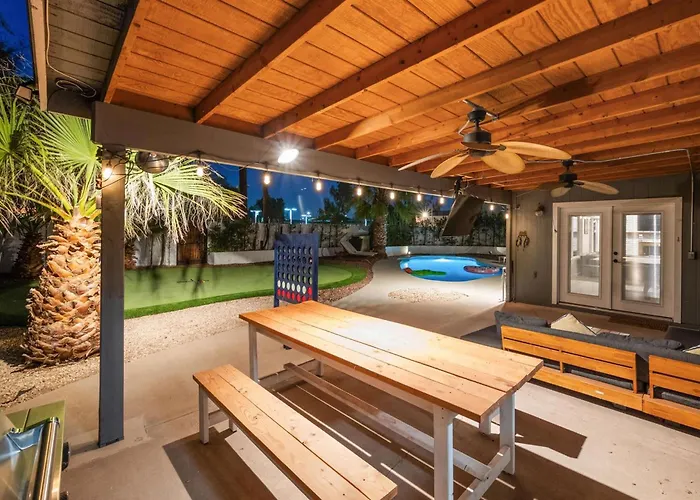 4 Bedroom Retreat Pool Putt Putt Pool Table Grill *